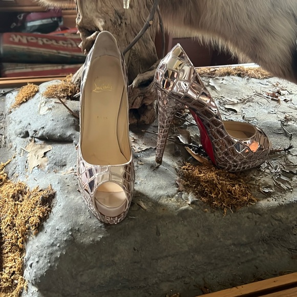 Rose gold/silver Christian louboutin peep toe shoe size 10 1/2 - Picture 1 of 2